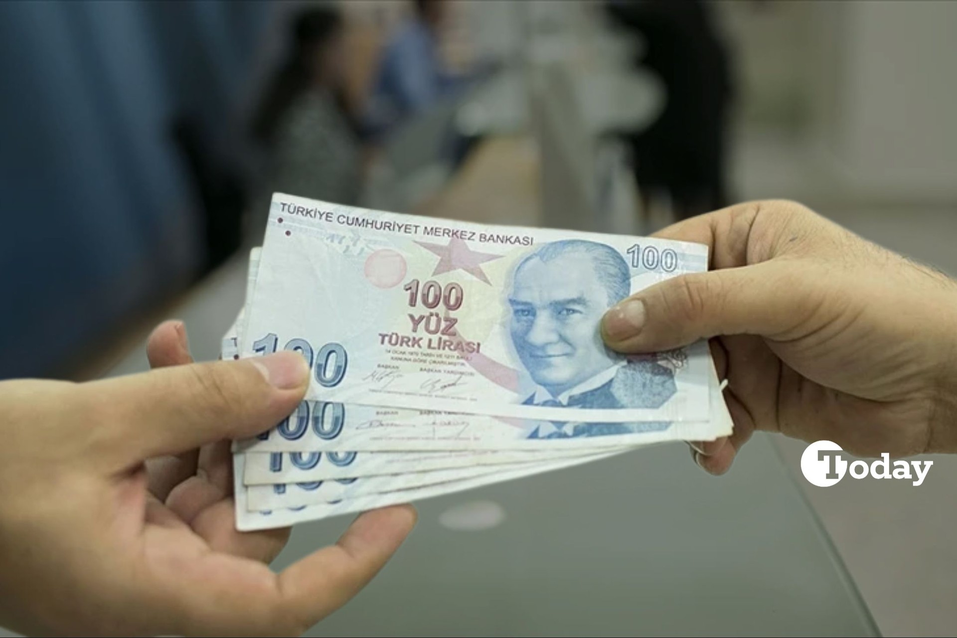 Türkiye's new minimum wage raises concerns that go beyond just covering the cost of living, experts say